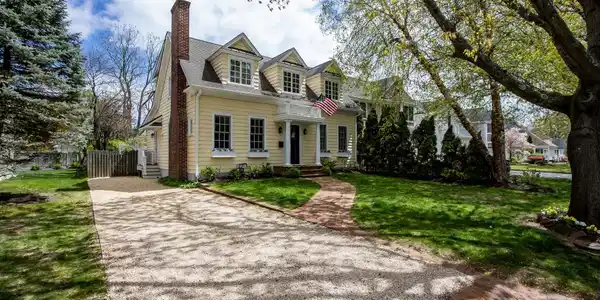 13 Forrest Avenue