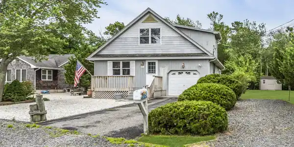 211 Meadow Boulevard