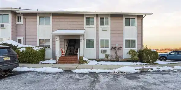 50 Valentine Street Unit 25B