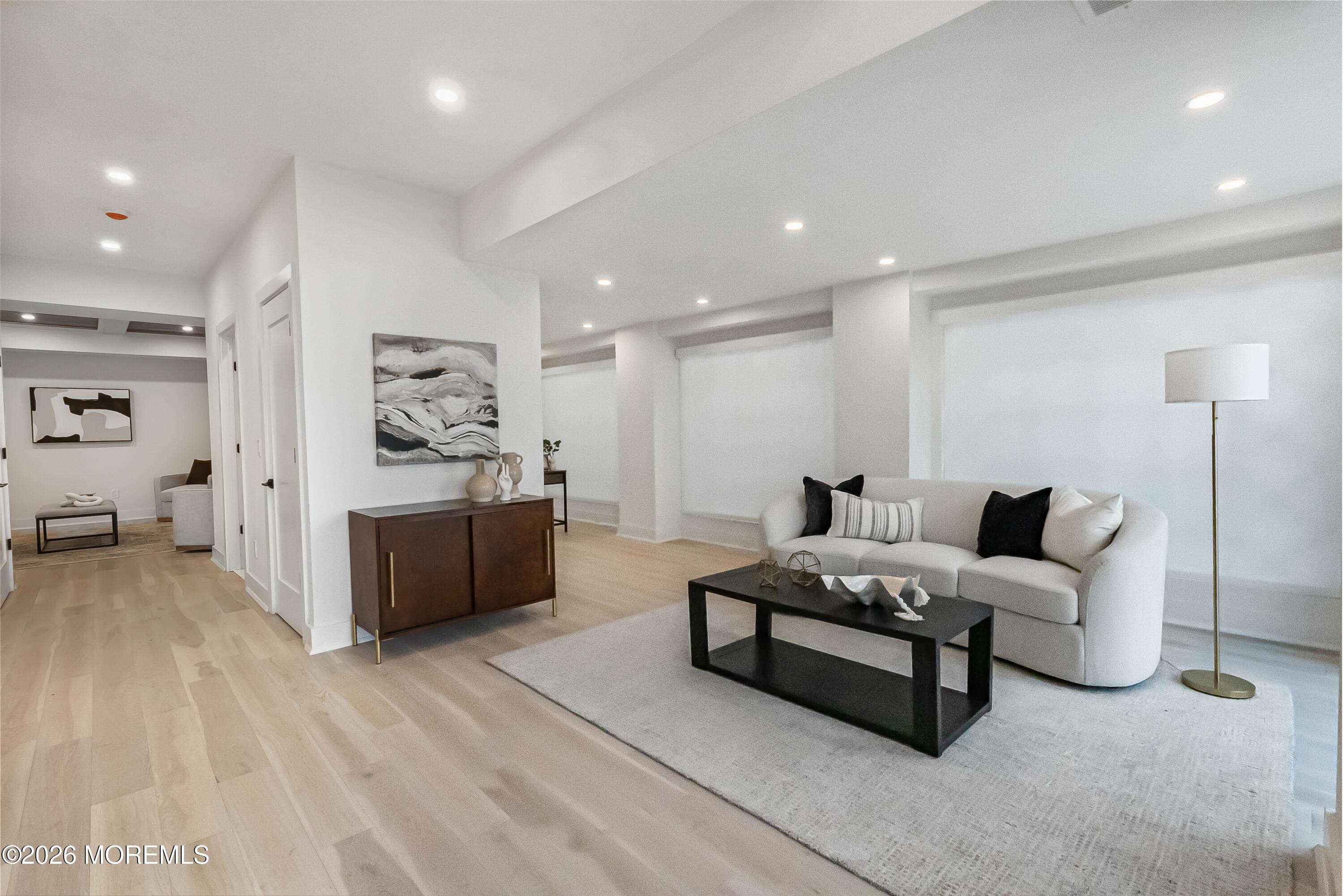 Image 4: Unit 1 - Living Room