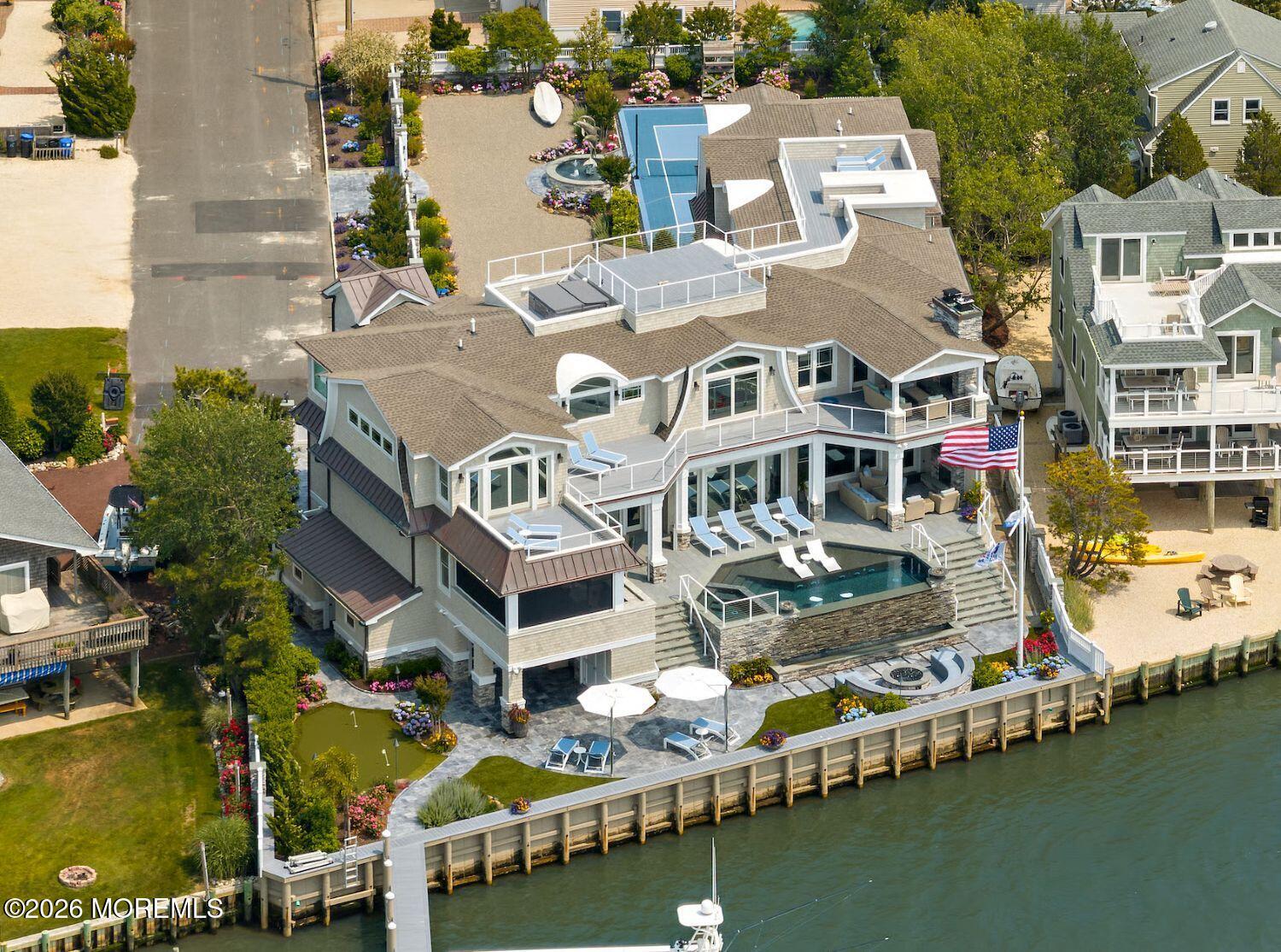 Image 2: BackExteriorDrone.mimi