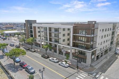 401 Boulevard Unit 207