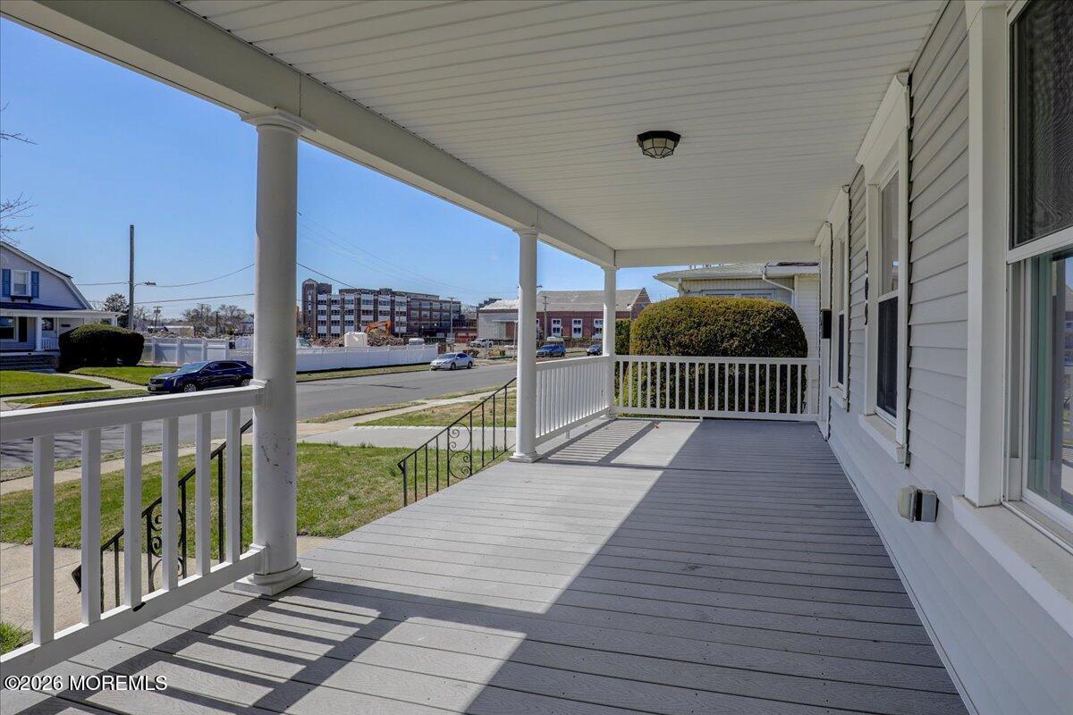 Image 4: 06-Front Porch