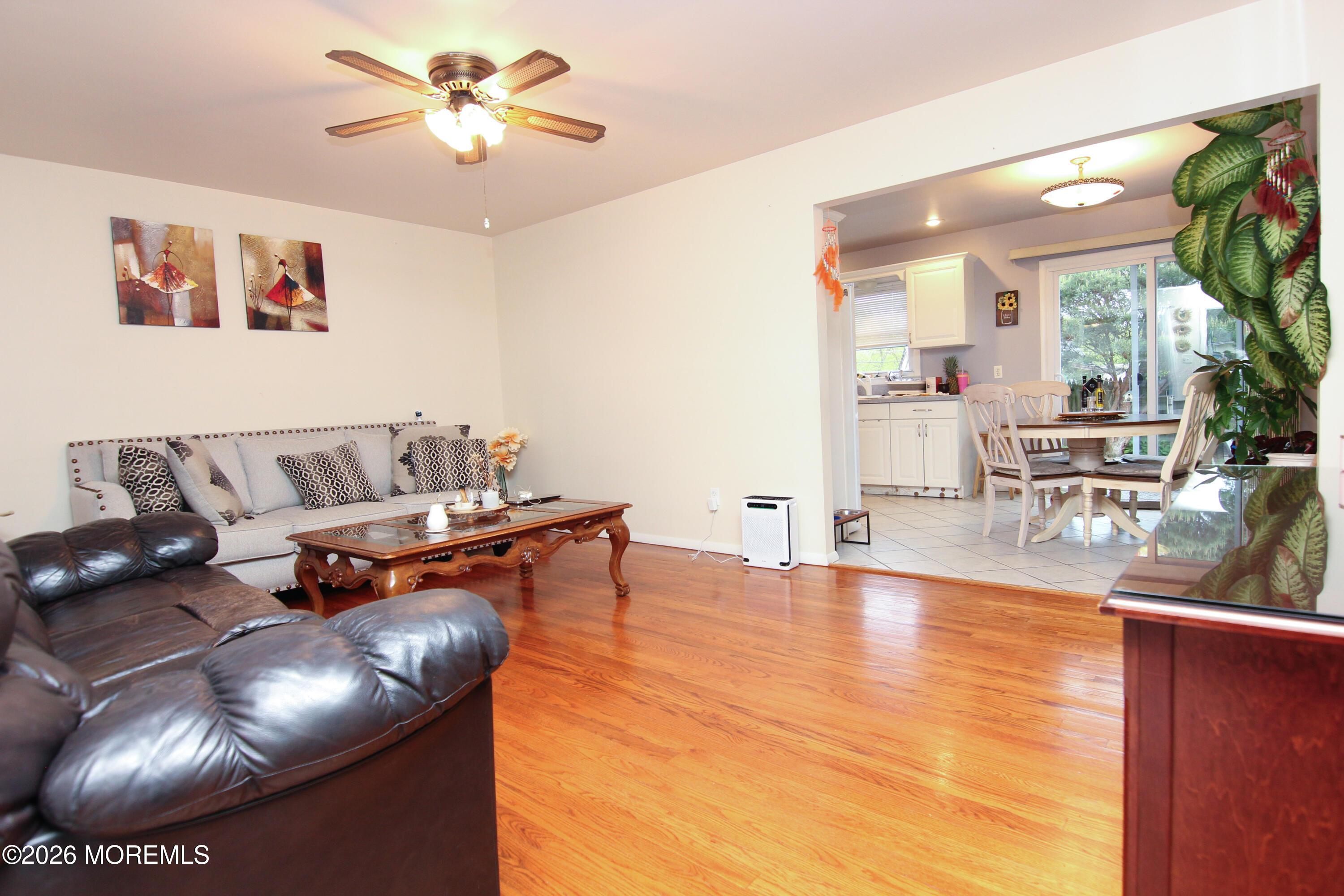 Image 1: 815 Shadylawn-1