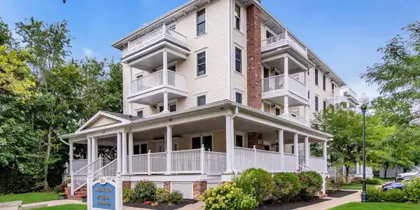 317 6th Avenue Unit 201