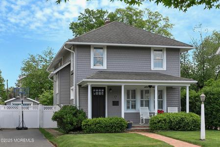 24 Forman Street