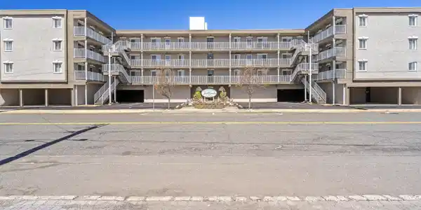 1601 Boulevard Unit C 2