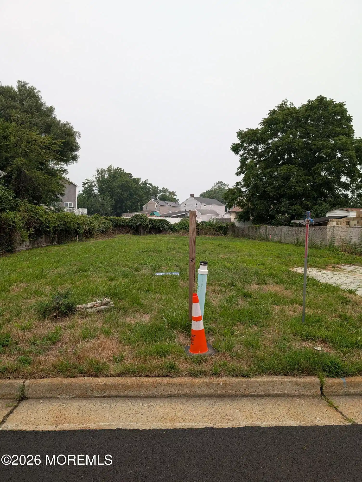 Image 1: 719 7th PHOTO LOT