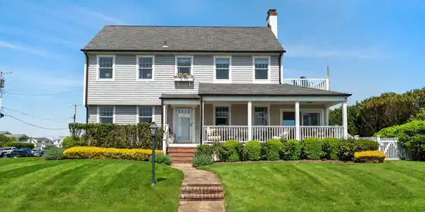 10 Howell Avenue