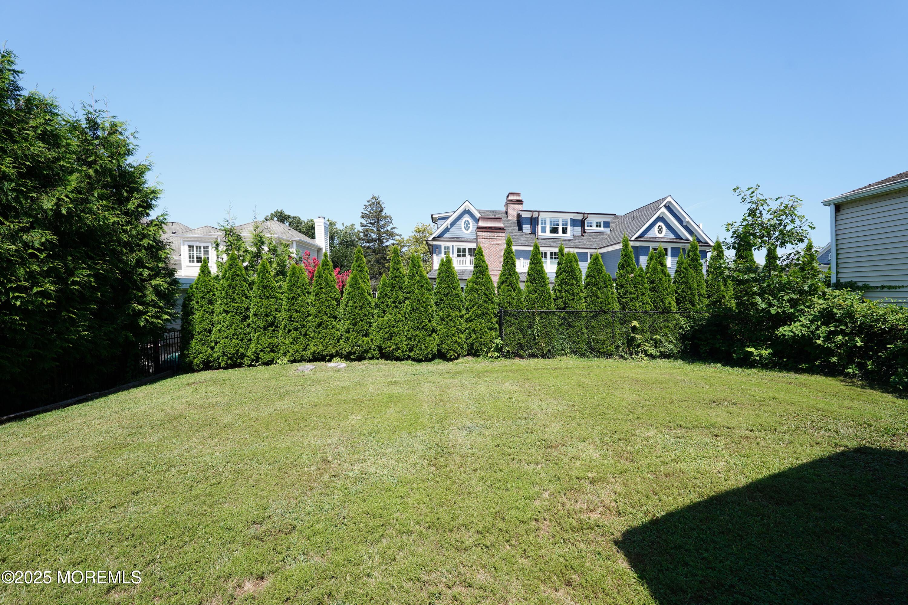 Image 4: 206 Mercer Ave
