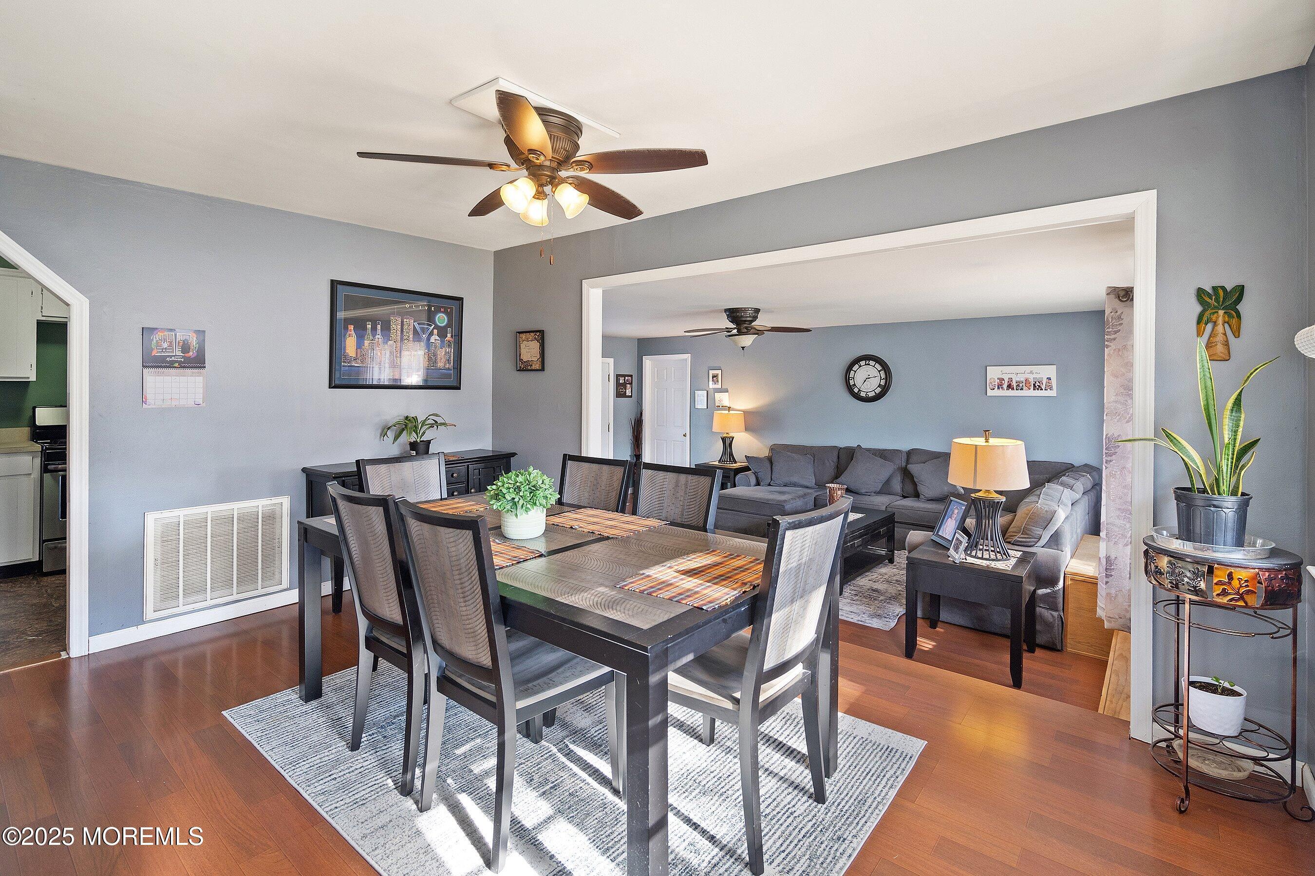 Image 2: 04-Dining 1A