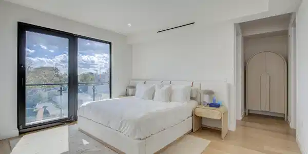 6 Seashore Drive