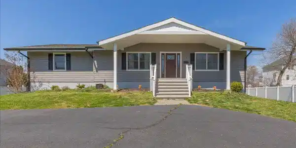 10 Illinois Avenue