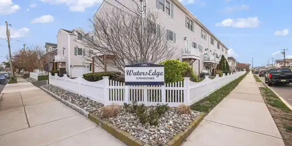 1001 Central Avenue Unit 9