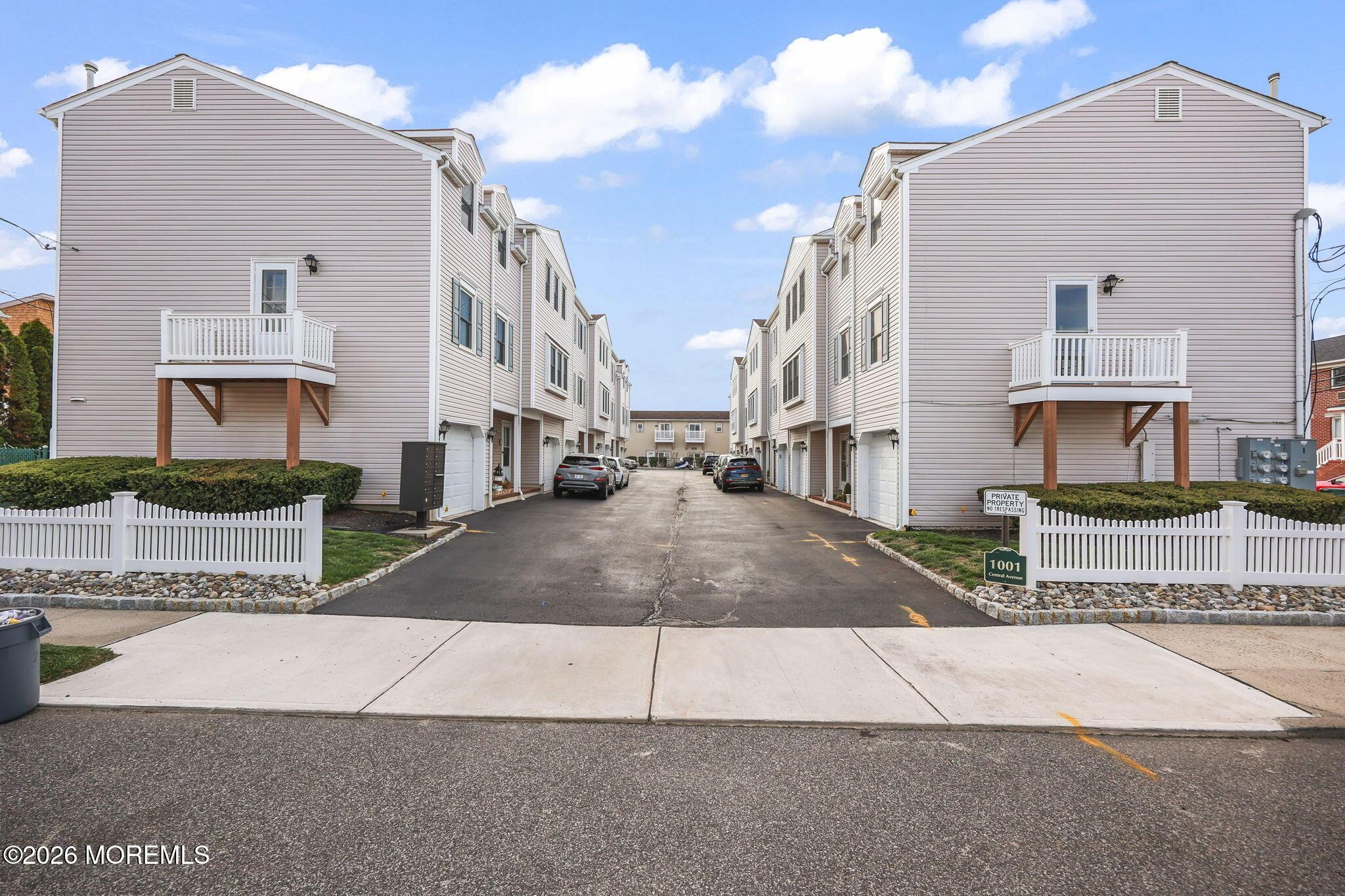 Image 2: 2-web-or-mls-LPM_4993