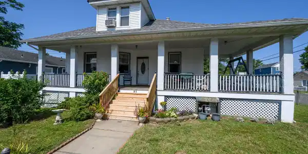 21 Willow Street