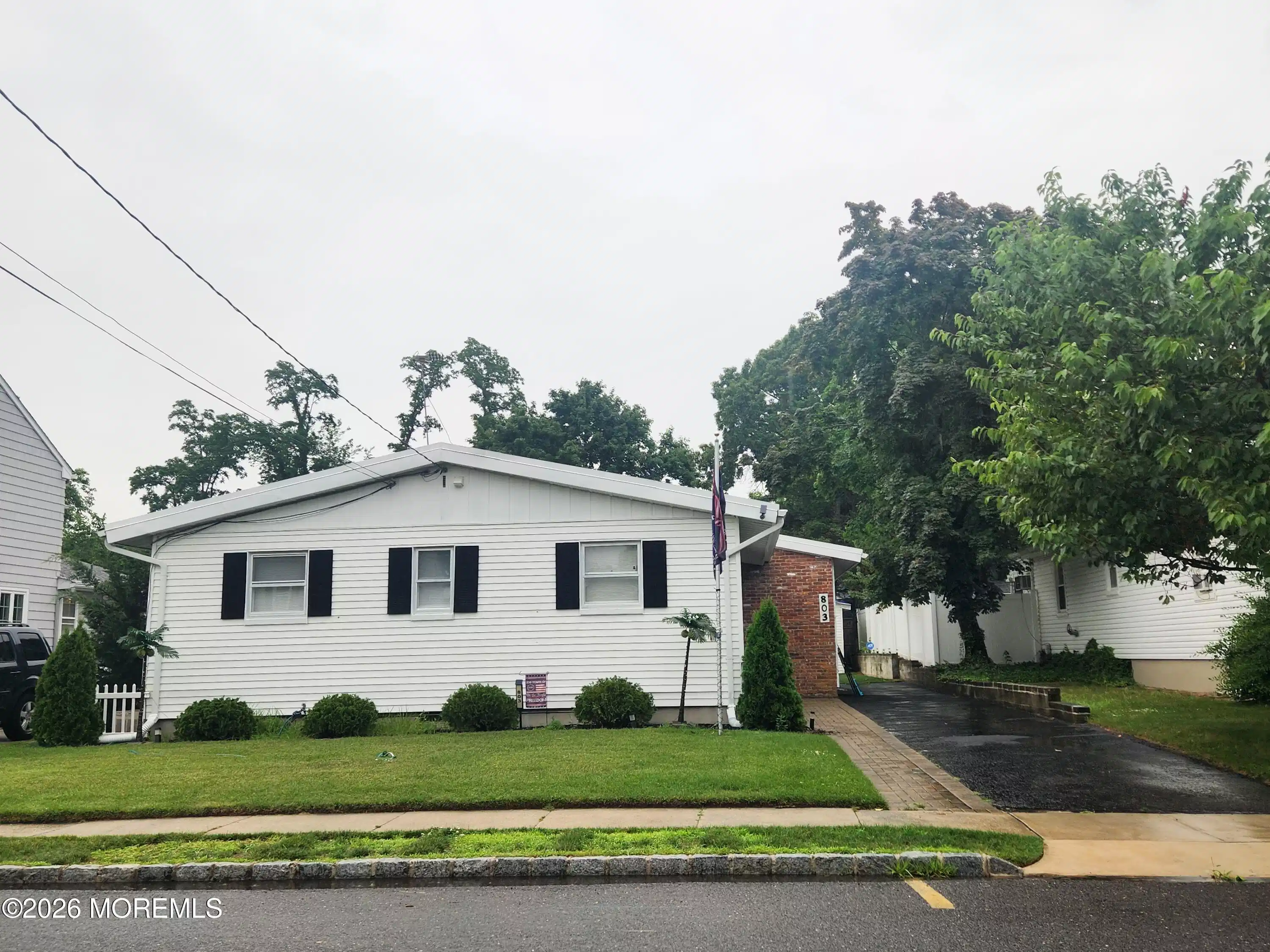 Image 1: 803 Trenton Ave