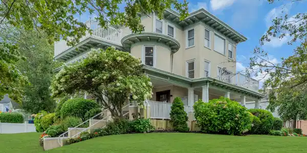 1211 Grand Avenue Unit 203