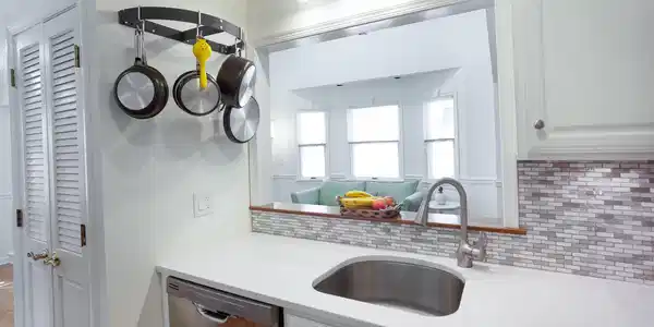 Image 4: Kitchen