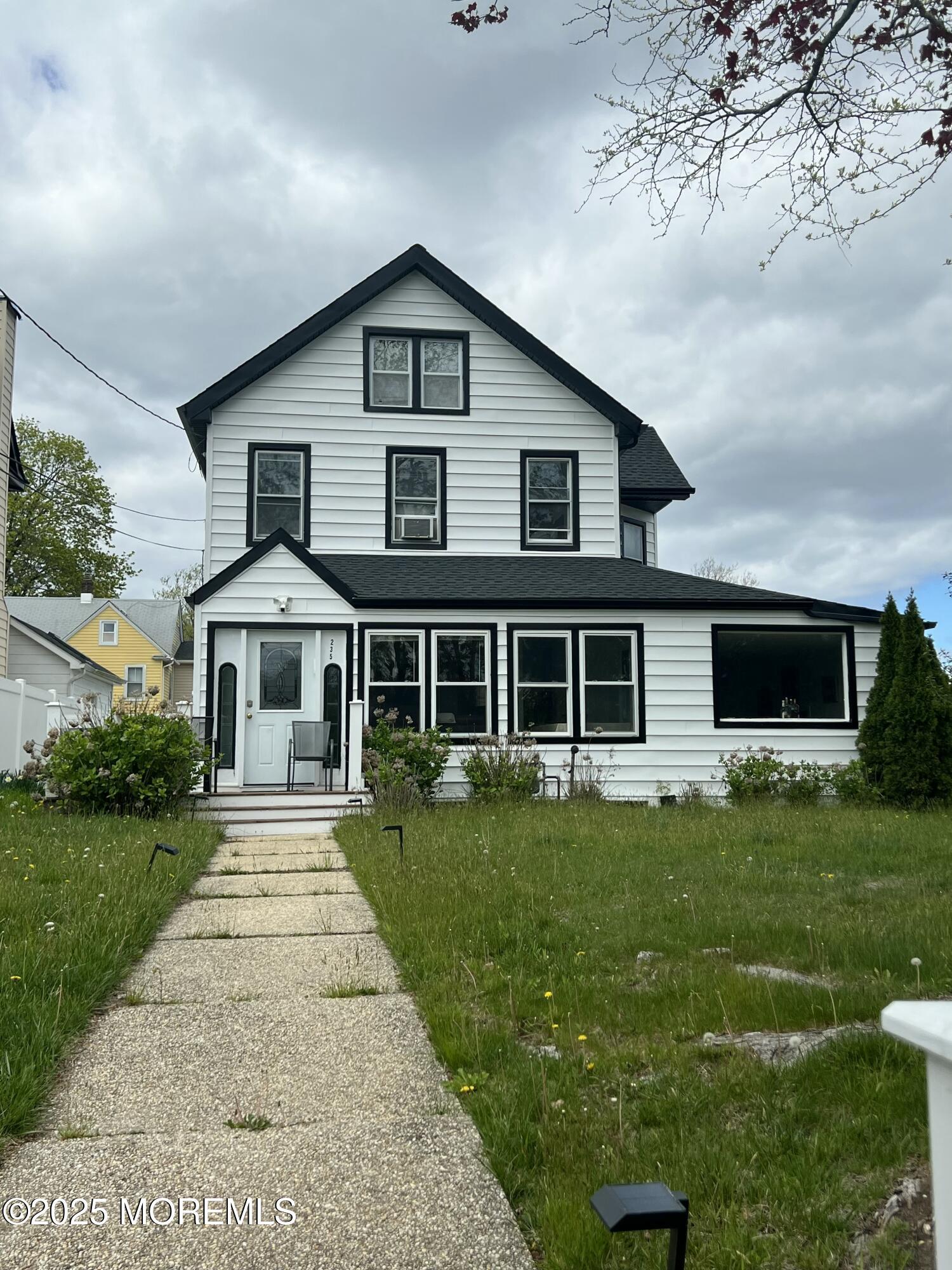 Image 1: exterior