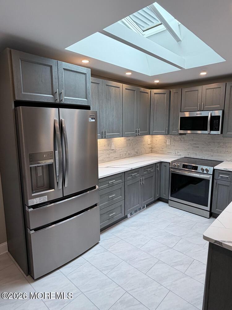 Image 4: Kitchen 4