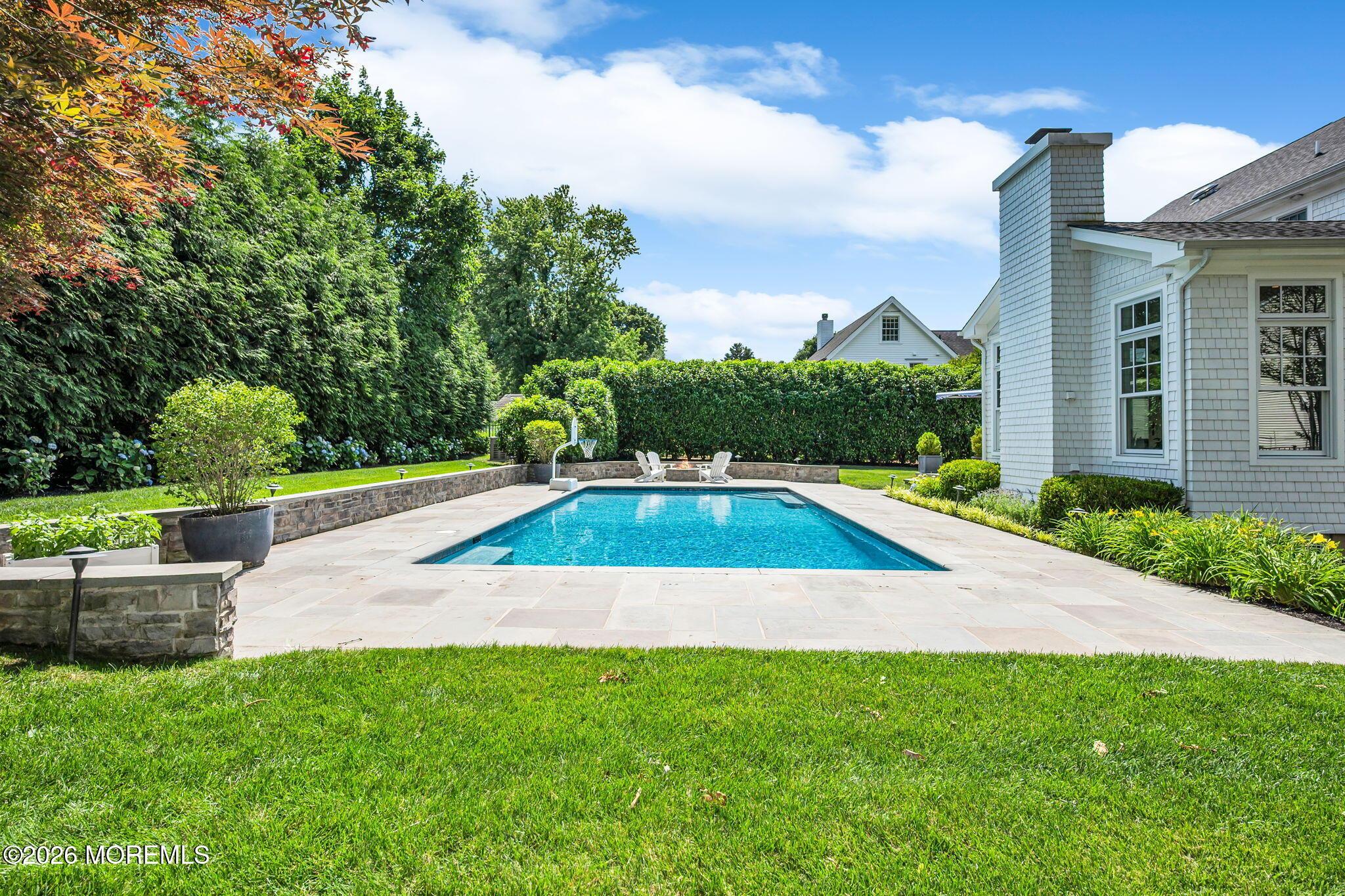 Image 3: 48-web-or-mls-1-9648