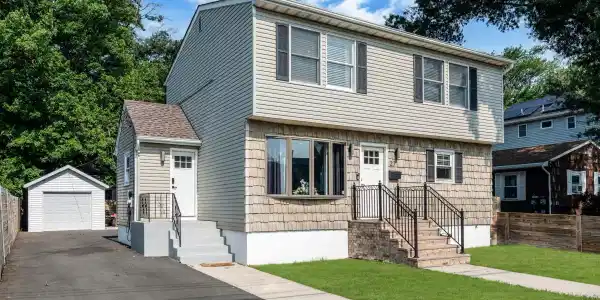 27 Sunset Street