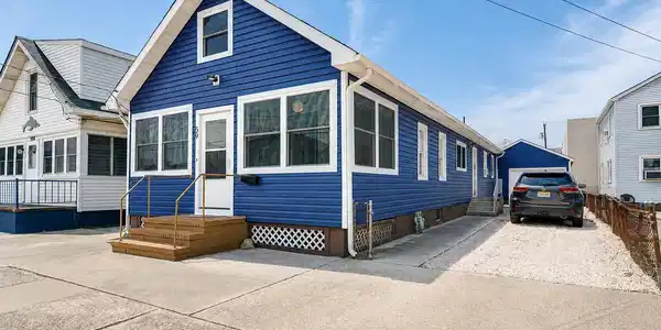 Image 2: Exterior 2