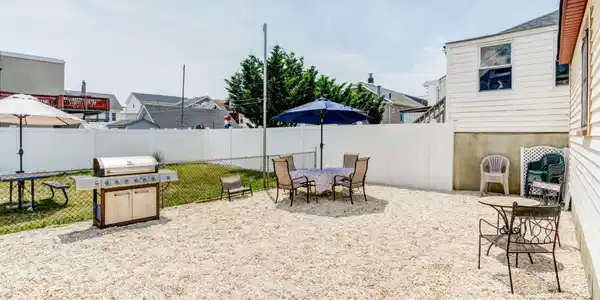 Image 4: Backyard