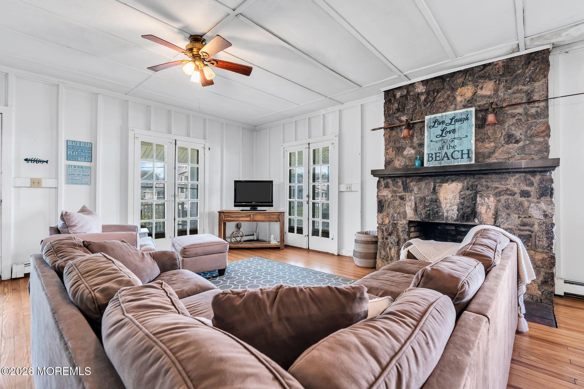 Image 3: Family Room