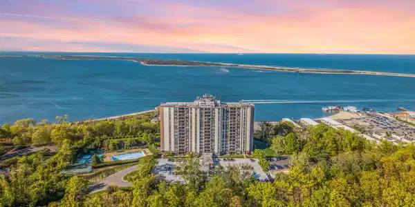 1 Scenic Drive Unit 1105