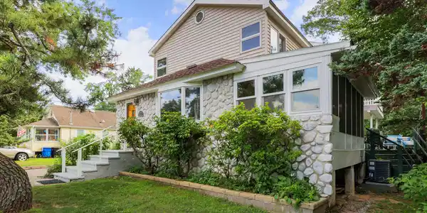 73 Manning Street
