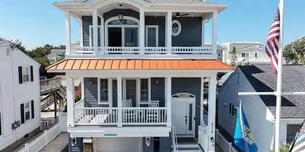 214 Iroquois Avenue