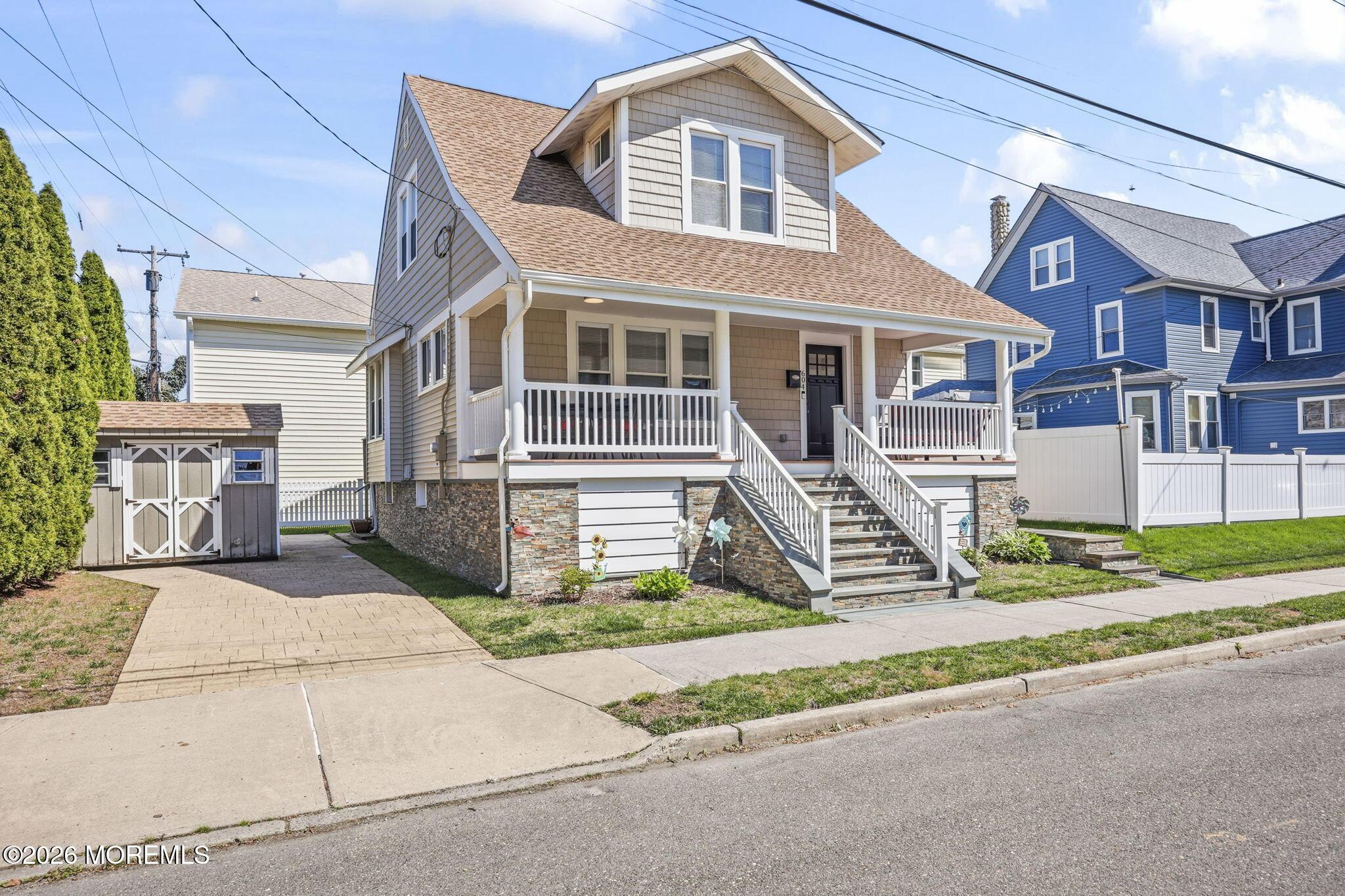 Image 1: 4-web-or-mls-LPM_9144