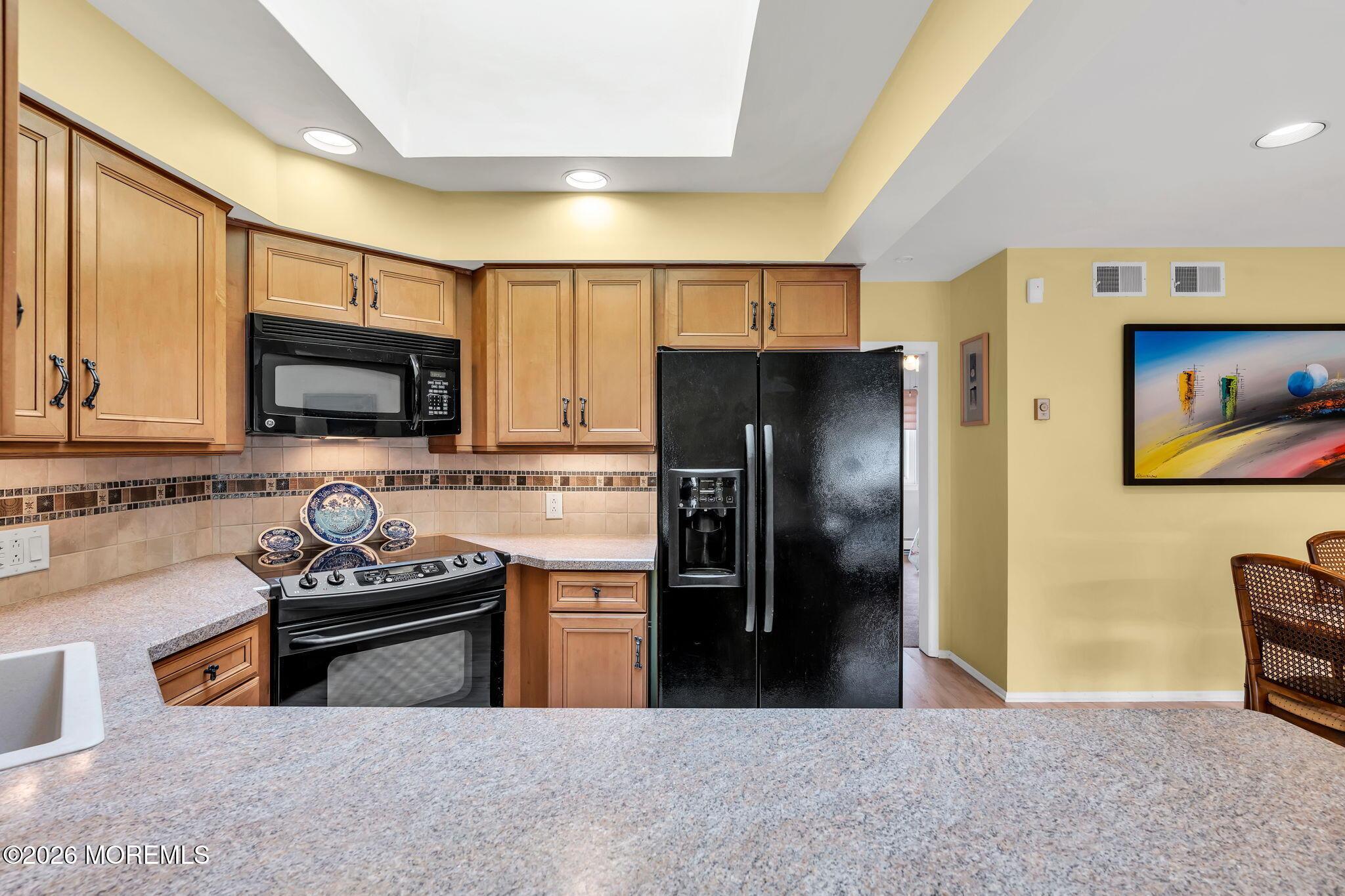 Image 3: 18-web-or-mls-DSC01192