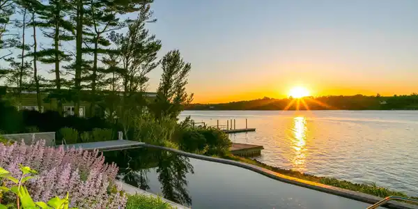 Image 3: Pool overlooking the river
