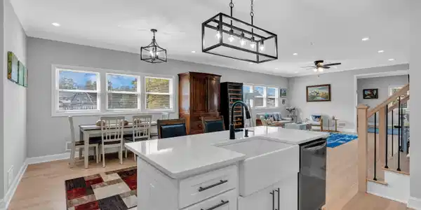 Image 3: Kitchen