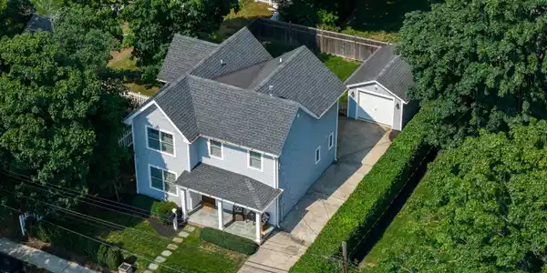 Image 2: Beautifully Maintained