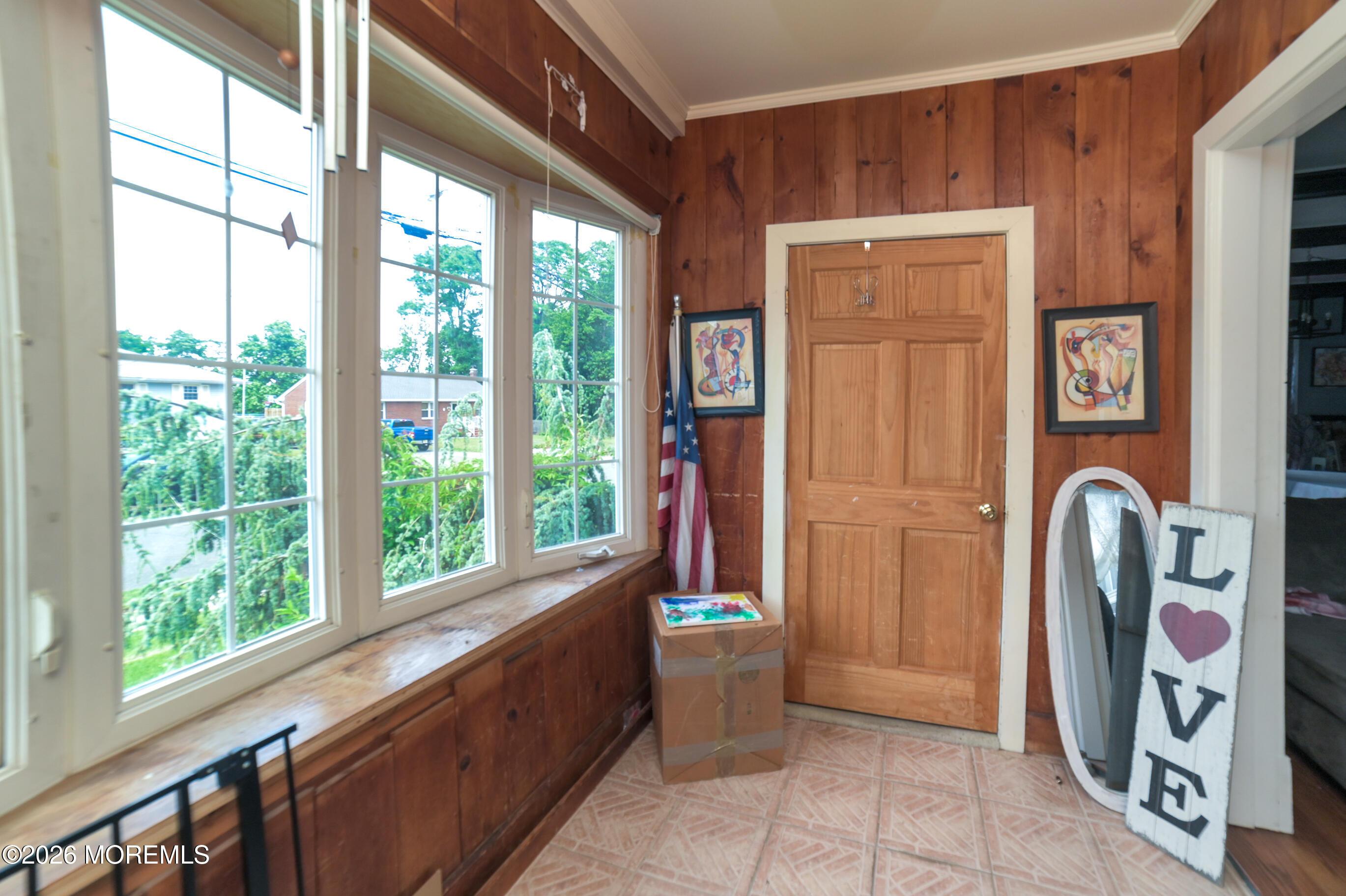 Image 3: Entry