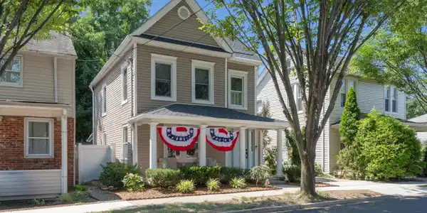 84 Linden Place