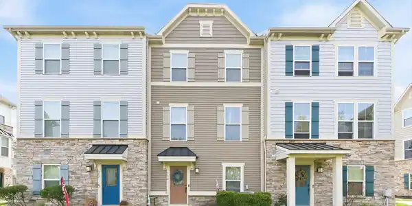 302 Bayside Court Unit 302