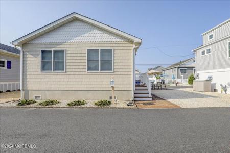 112 W Cove Way