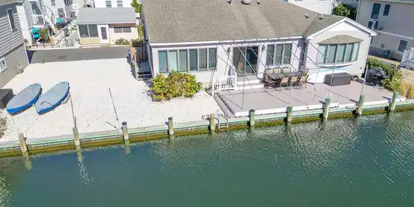215 Gull Lane