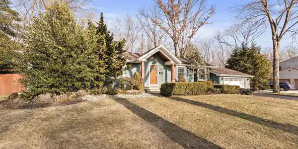 25 Majestic Avenue