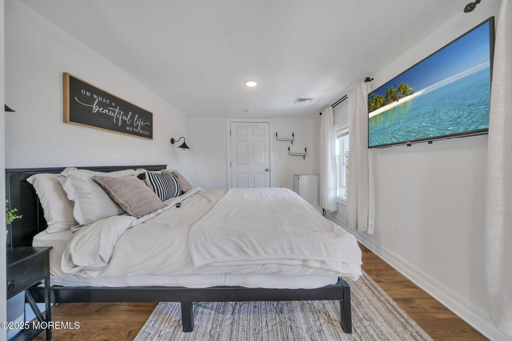 Image 4: 4-web-or-mls-LuxQue-4