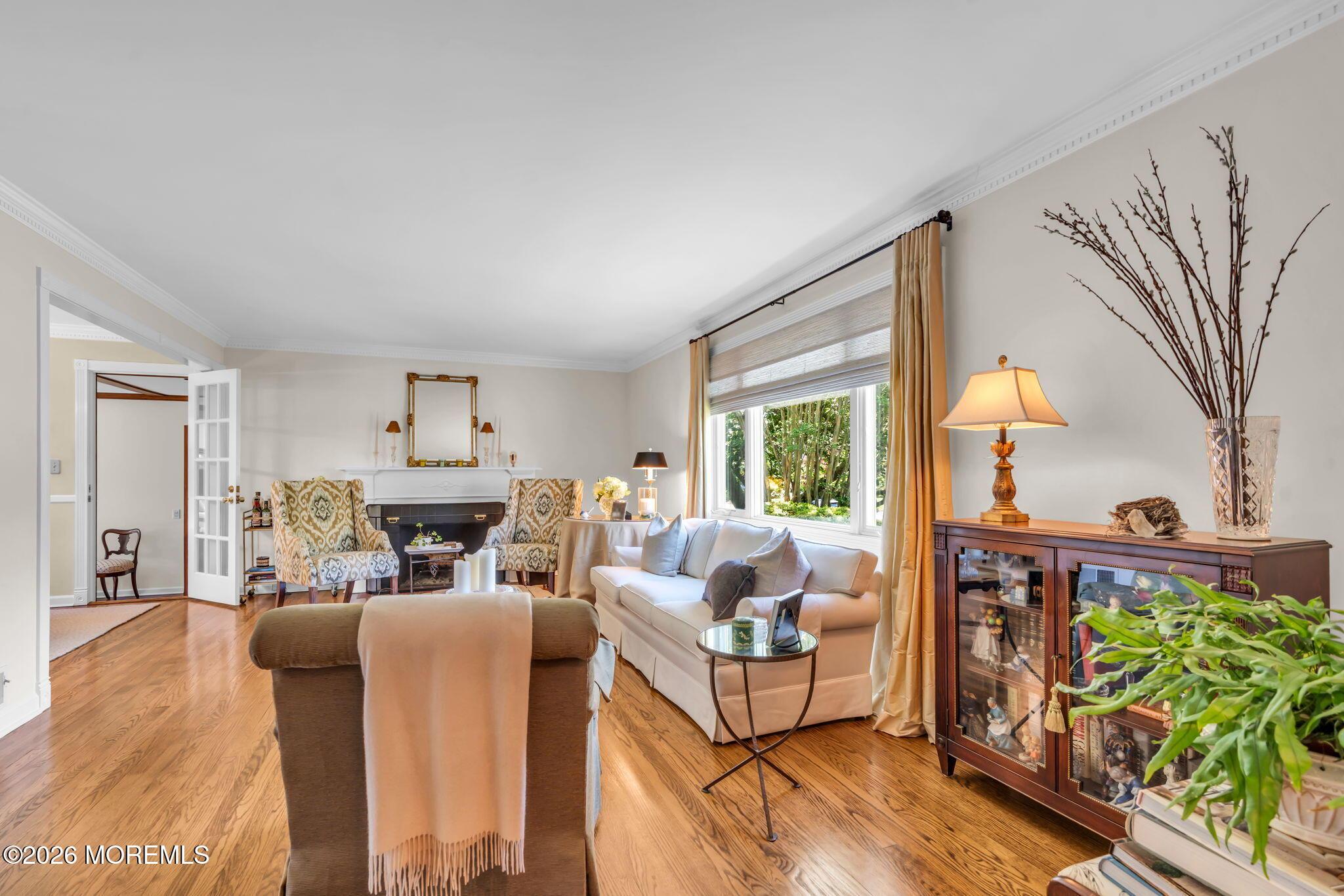 Image 2: Living Room