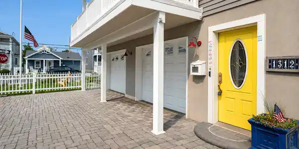 Image 4: 1312 Berkeley Ln A