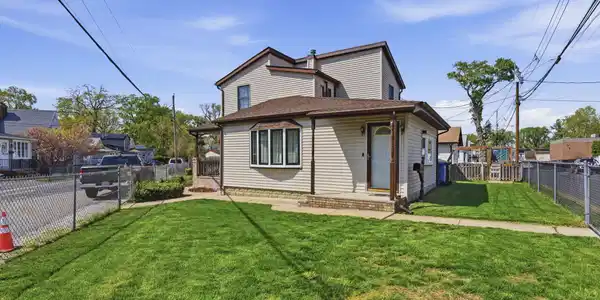 301 Norwood Avenue