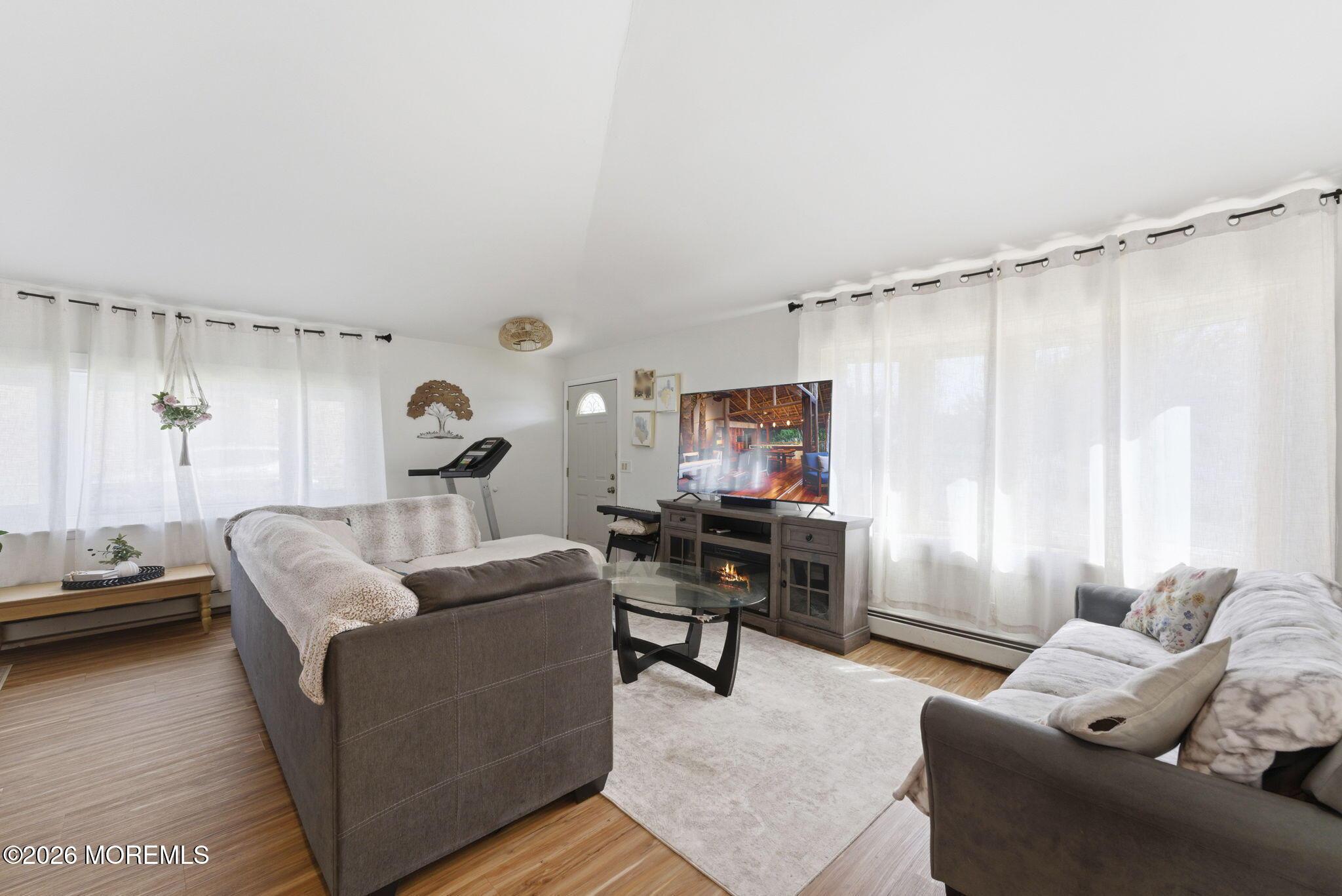 Image 4: 11-web-or-mls-BB108595