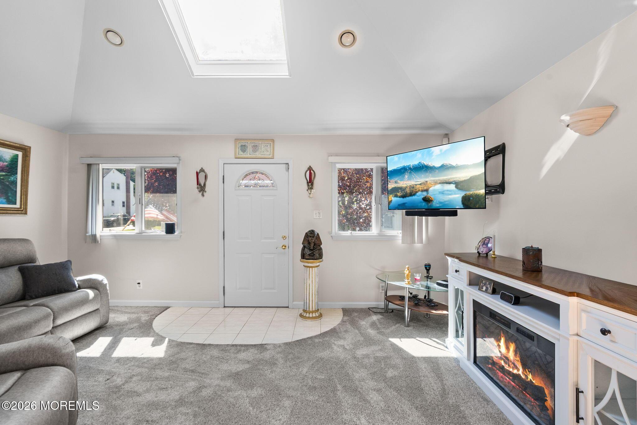 Image 3: 8-web-or-mls-190 Hudson Ave-11